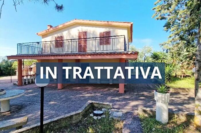 Casa quadrilocale in vendita in Casale Santa Lucia Andria Andria Castel del Monte Boschetto Montegrosso Troianelli, Andria