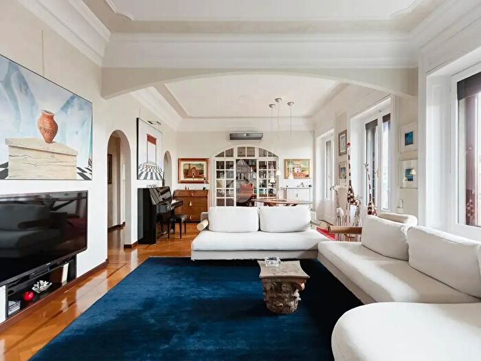 Appartamento con 5 locali in vendita in Viale Sarca, Milano