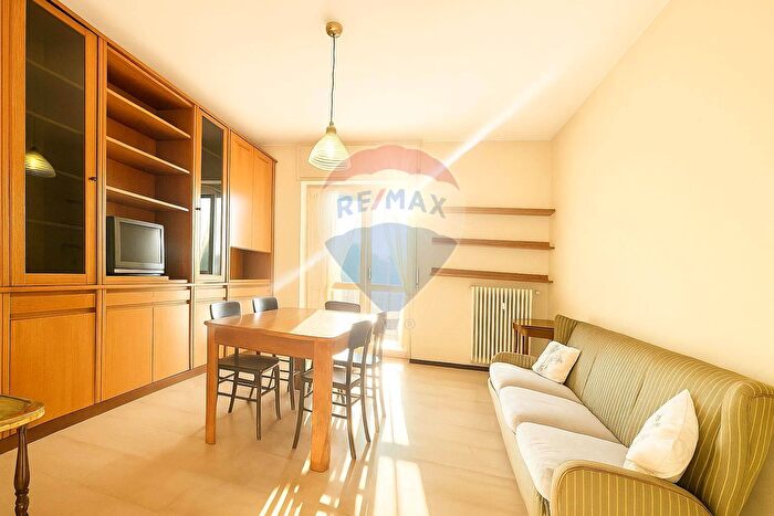 Appartamento quadrilocale in vendita in Via del Castano, Besana In Brianza