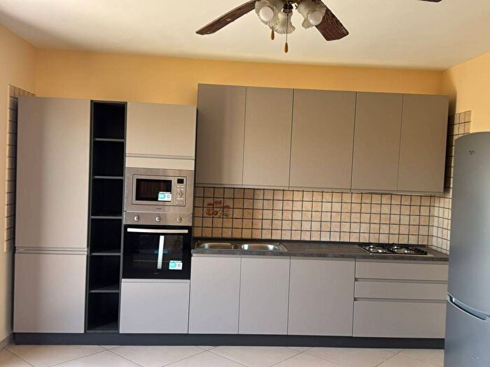 Casa con 5 locali in affitto in Via Grotta dell'Olmo, Licola Paese, Giugliano in Campania