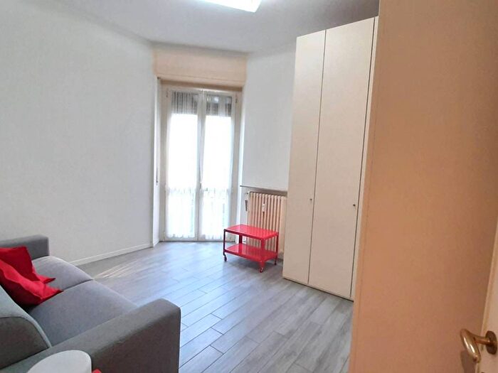 Appartamento monolocale in affitto in Via San Calocero, Corso Genova, Milano