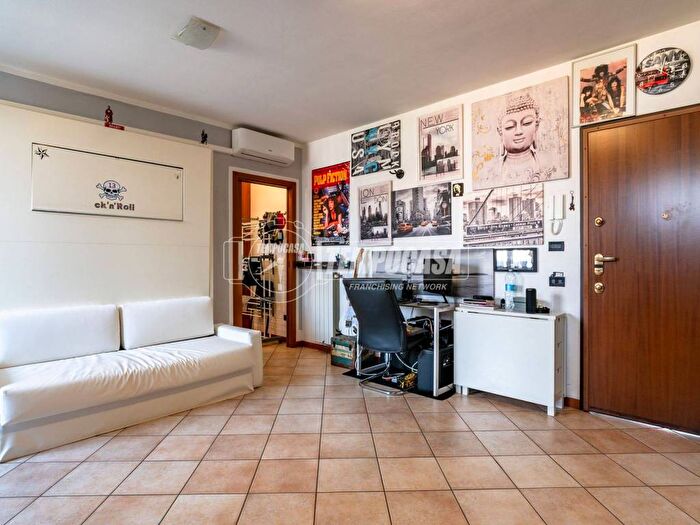 Appartamento monolocale in affitto in Via Caduti di Nassiriya, Centro, Caronno Pertusella