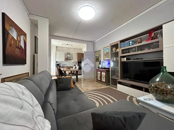 Appartamento trilocale in vendita in Vicolo Adigetto, Rovigo