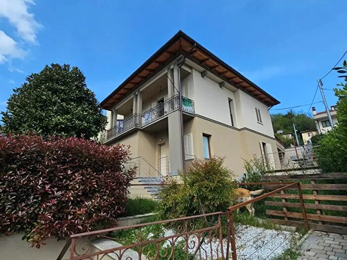 Appartamento con 9 locali in vendita in Figline e Incisa Valdarno