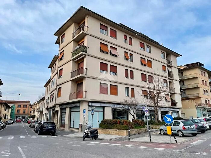 Appartamento con 5 locali in vendita in Via Francesco Pecori Giraldi, Borgo San Lorenzo