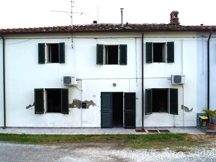 Casa con 5 locali in vendita in Via Fiorentina, Pistoia