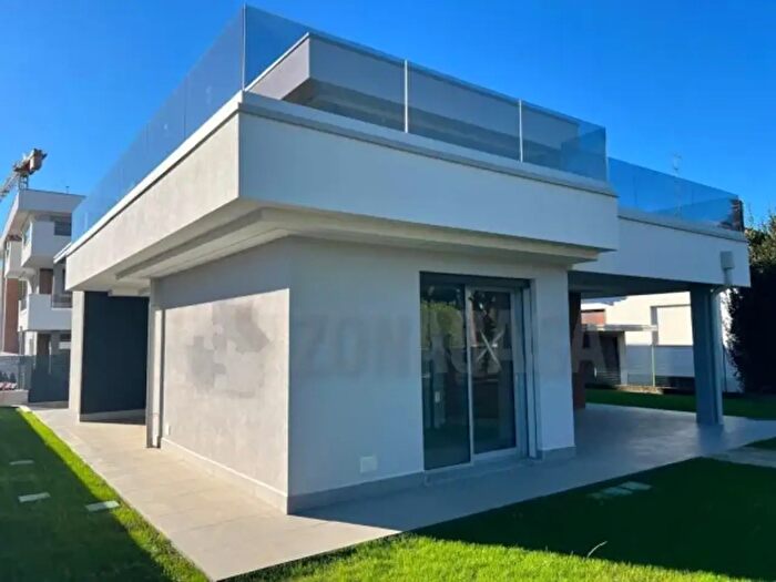 Casa trilocale in vendita in Via Sardegna, Magnago