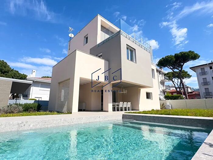 Casa con 5 locali in vendita in Via Nicolò Tommaseo, Jesolo