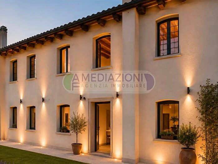 Casa con 5 locali in vendita in Via Desman, Mirano
