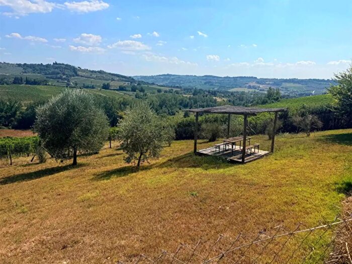 Appartamento con 5 locali in vendita in Via delle Croci, Scandicci