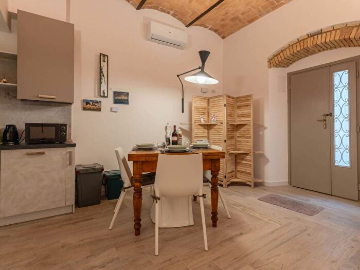 Appartamento trilocale in affitto in Piazzetta della Pescaiola, Rosignano Marittimo Paese, Rosignano Marittimo