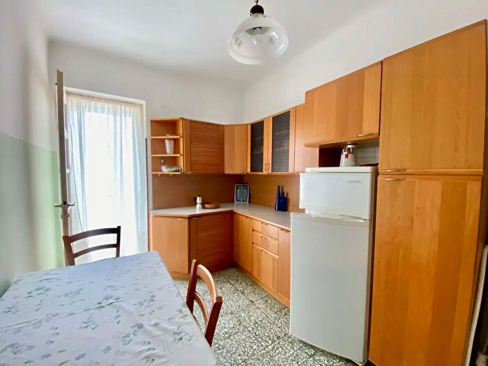 Appartamento trilocale in affitto in Via delle Settefontane, Trieste