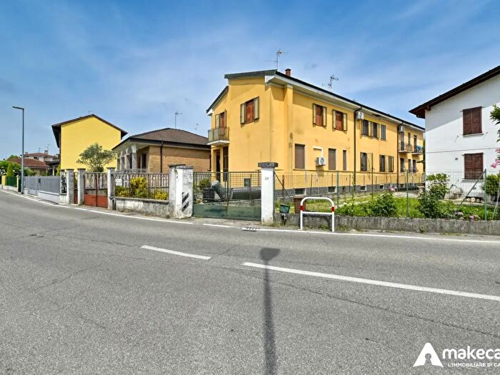 Appartamento trilocale in vendita in Via Roma, Vizzolo Predabissi