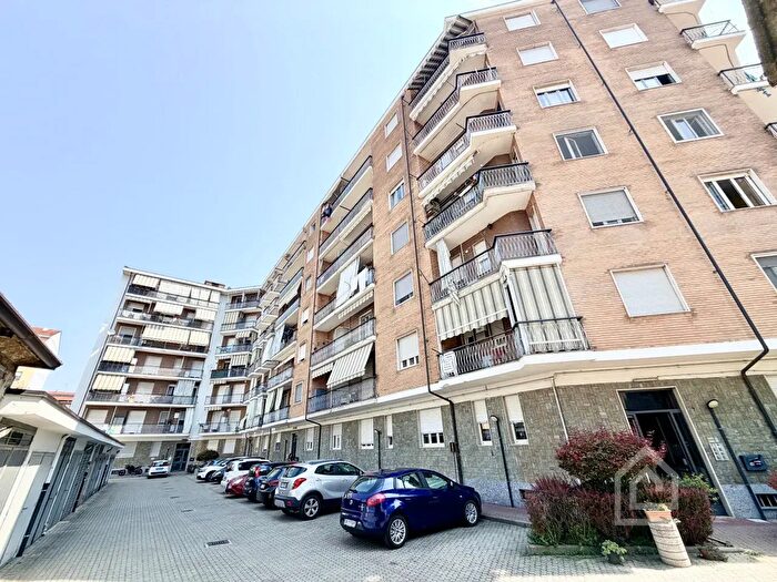 Appartamento quadrilocale in vendita in Vicolo San Pietro, Chivasso