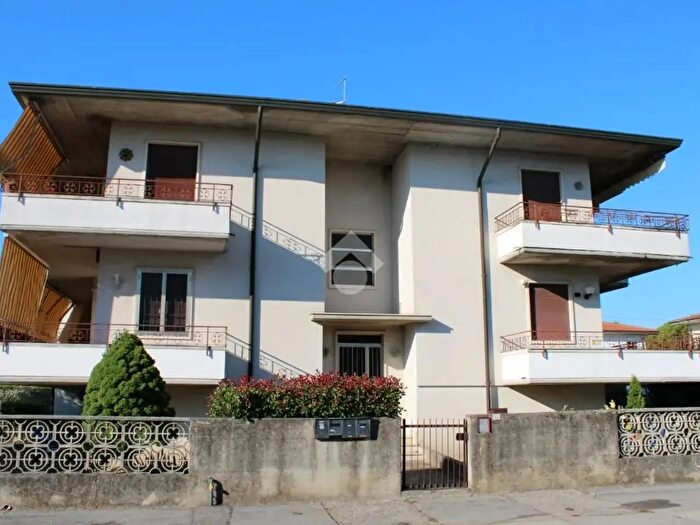Appartamento quadrilocale in vendita in Via Gorizia, Torri Di Quartesolo