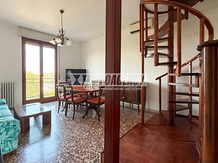 Appartamento trilocale in vendita in Via Adda, Cormano