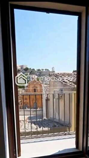 Casa con 5 locali in vendita in Modica