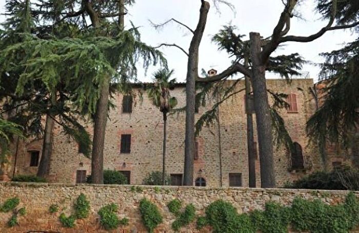 Casa con 6 locali in vendita in Paciano