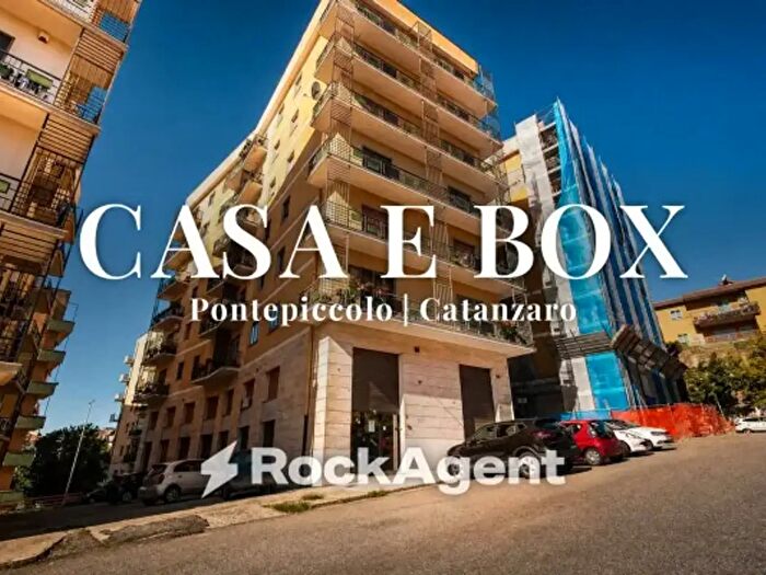 Appartamento con 5 locali in vendita in Via Cesare Sinopoli, Catanzaro