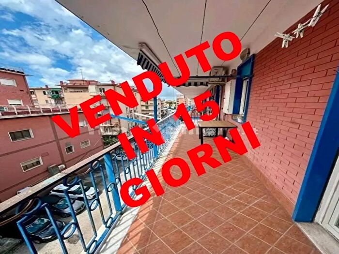 Appartamento bilocale in vendita in Via Diomede Carafa, Napoli
