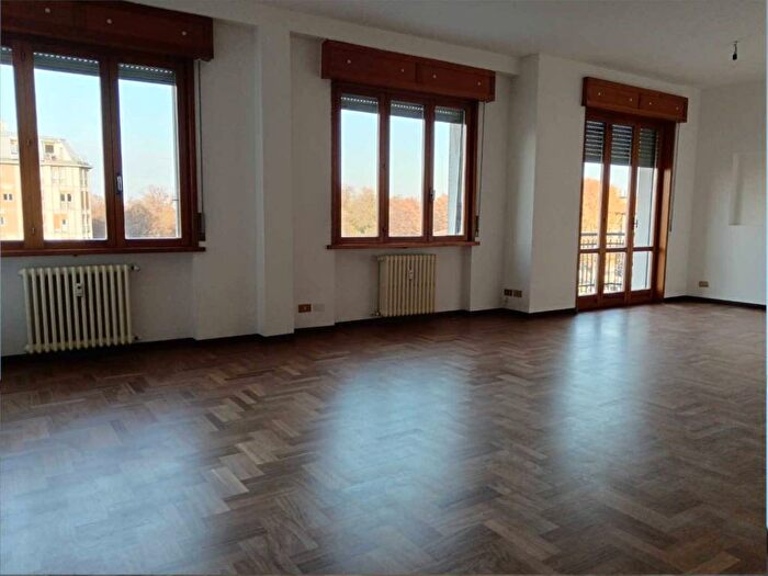 Appartamento con 5 locali in affitto in Piazzale Santa Croce, Pablo Prati Bocchi, Parma