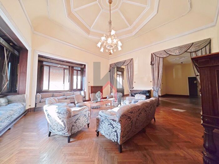 Appartamento con 15 locali in vendita in Via Giorgio Regnoli, Forli