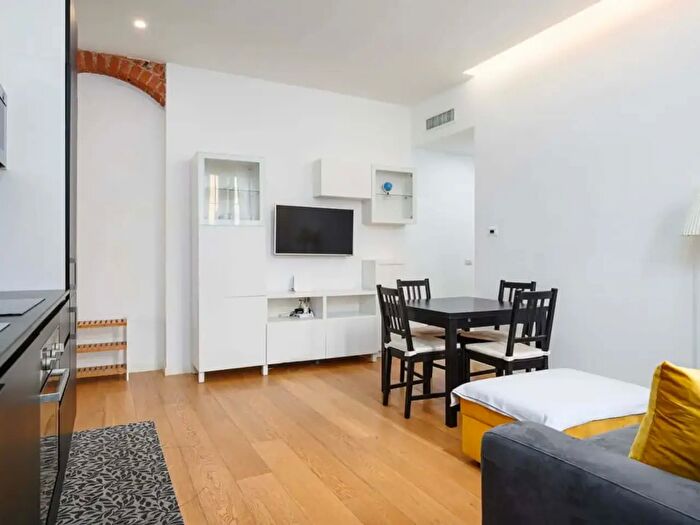 Appartamento monolocale in affitto in Viale Bligny, Milano