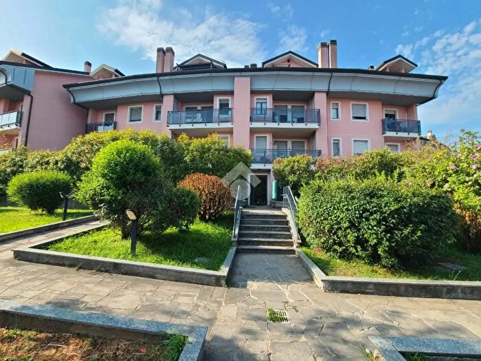 Appartamento trilocale in vendita in Via Vivarelli, Vittuone