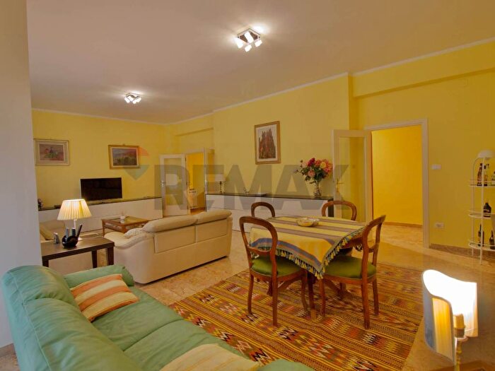 Appartamento con 6 locali in affitto in viale Umberto I, Luna e Sole Prunizzedda, Sassari