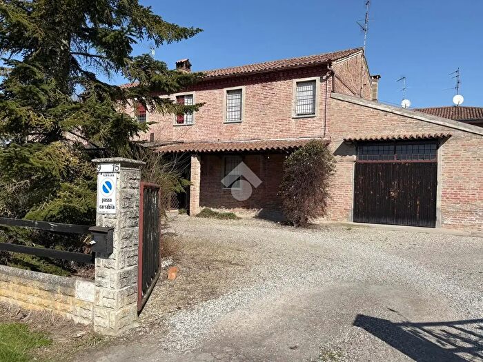 Casa trilocale in vendita in Via Sabbiosa, Ferrara