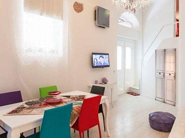 Appartamento quadrilocale in affitto in Via Palermo, Monti, Roma