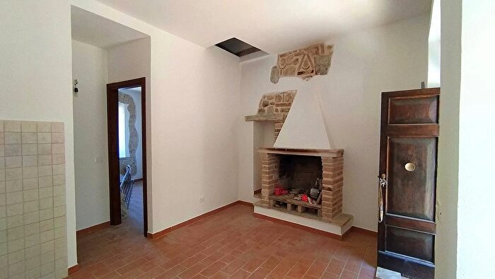 Appartamento trilocale in vendita in Tarano, Tarano