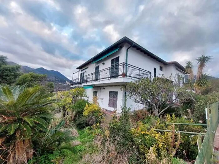 Appartamento trilocale in vendita in Via per Pineland, Borghetto Santo Spirito