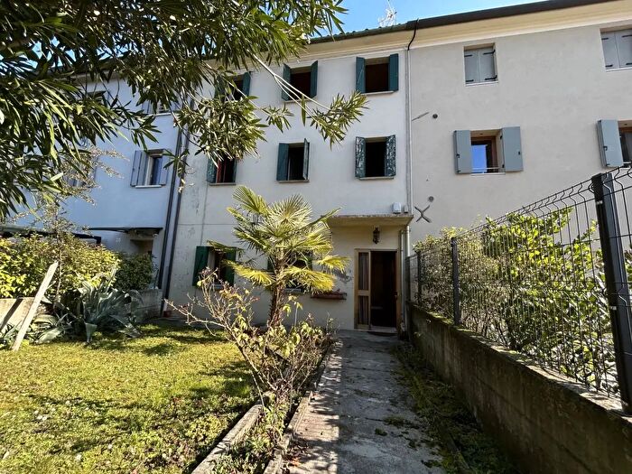 Casa con 7 locali in vendita in Conegliano