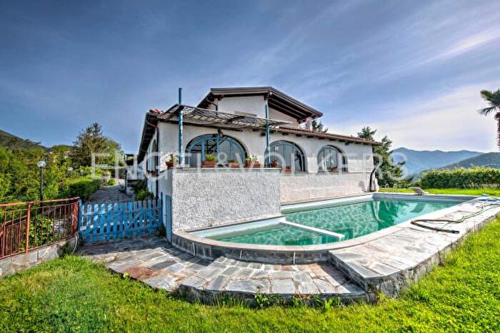 Casa con 6 locali in vendita in Via Poggio degli Ulivi, San Colombano Certenoli