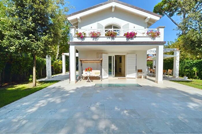 Casa con 5 locali in vendita in Roma Imperiale Forte dei Marmi Lucca, Forte Dei Marmi