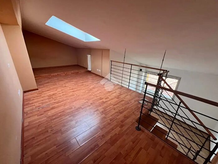 Appartamento trilocale in vendita in Via Tonale, Varese