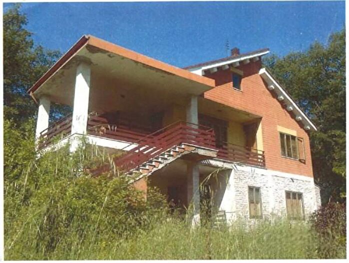 Casa con 6 locali in vendita in Strada Provinciale del Vult, Forenza