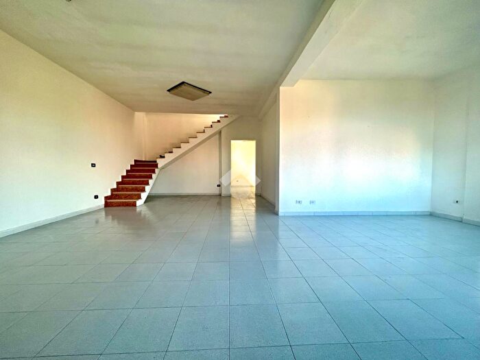 Casa quadrilocale in vendita in Vicolo Pio X, Monserrato