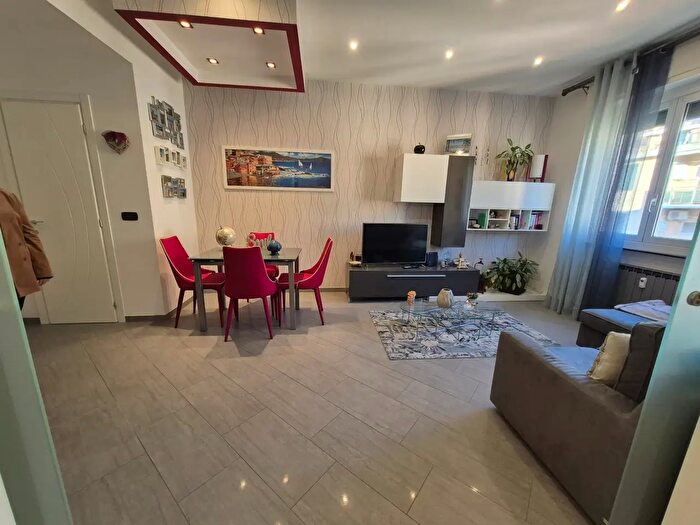 Appartamento con 6 locali in affitto in Via Terpi, Genova