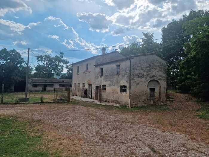 Casa trilocale in vendita in Lucignano