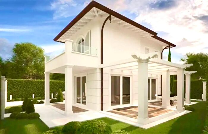 Casa con 5 locali in vendita in Forte Dei Marmi