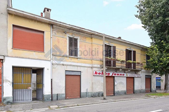 Casa con 8 locali in vendita in Seveso