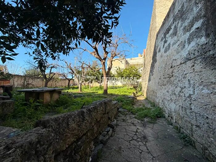 Casa quadrilocale in vendita in Via San Francesco dAssisi, Rutigliano