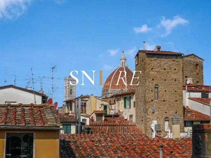 Appartamento con 6 locali in vendita in Via dei Pandolfini, Firenze