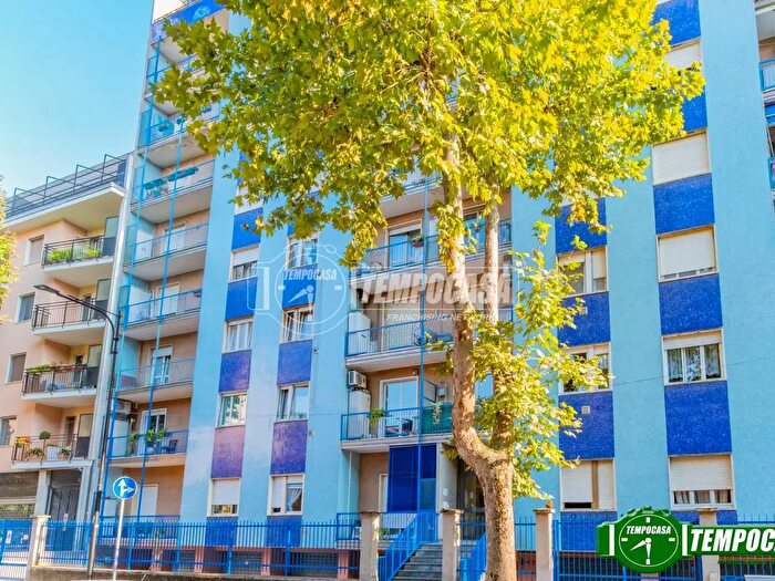 Appartamento quadrilocale in vendita in Via XXV Aprile, Cinisello Balsamo