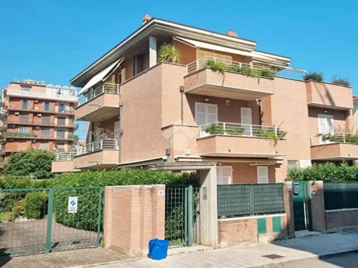 Appartamento trilocale in affitto in Via Trento, San Benedetto Del Tronto