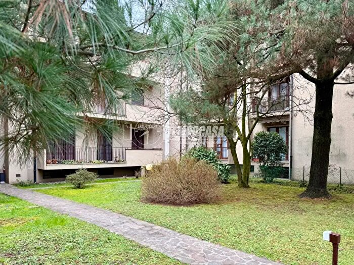 Appartamento trilocale in vendita in Via Marsala, Lesmo