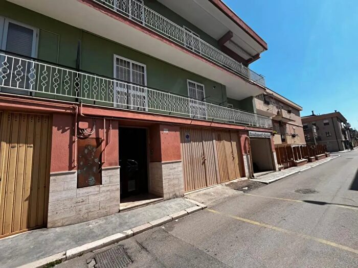 Appartamento con 6 locali in vendita in Via Giotto, San Severo