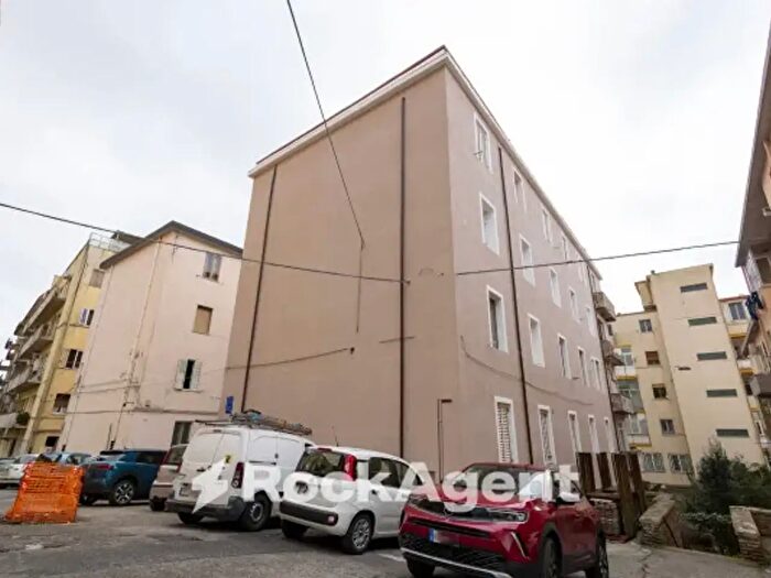 Appartamento quadrilocale in vendita in Via Francesco Crispi, Catanzaro